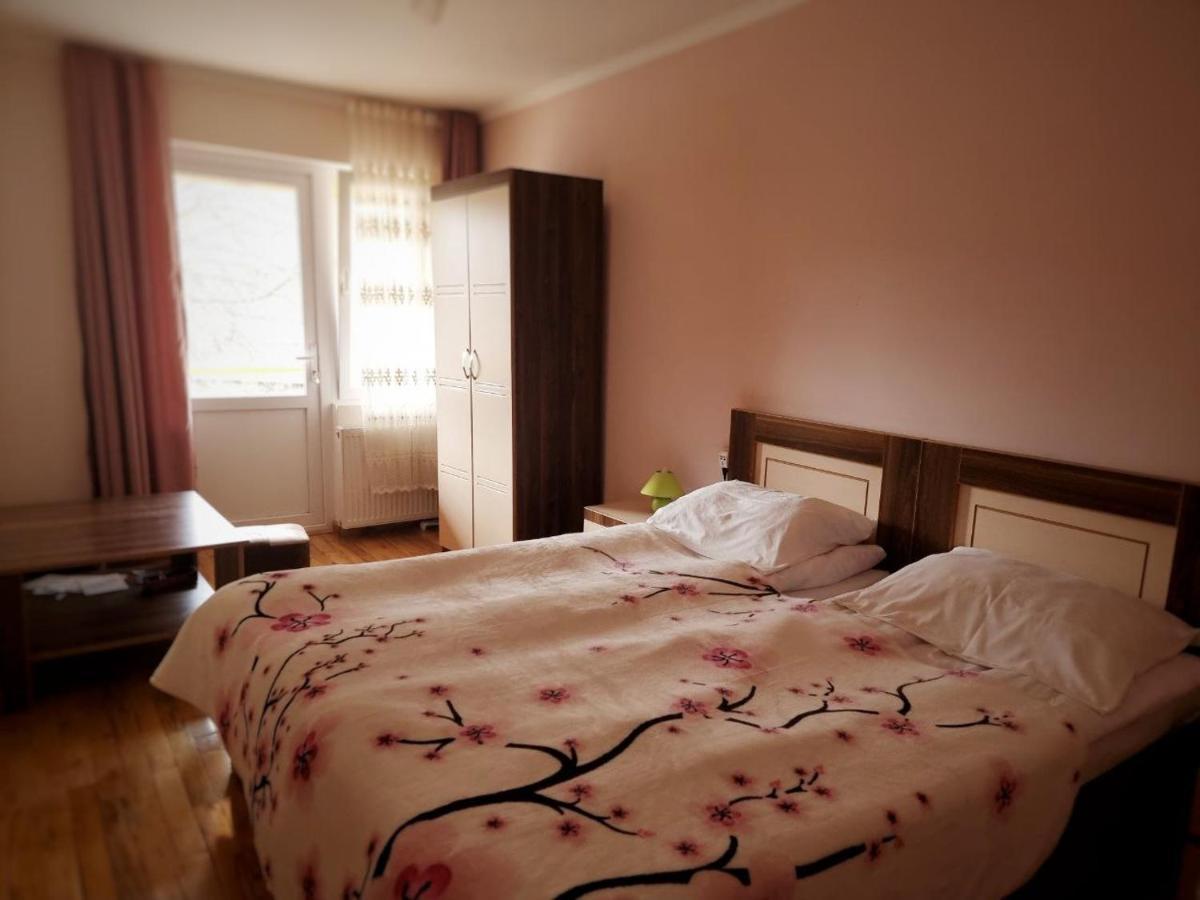 Girgola Bed and Breakfast Mestia Eksteriør billede