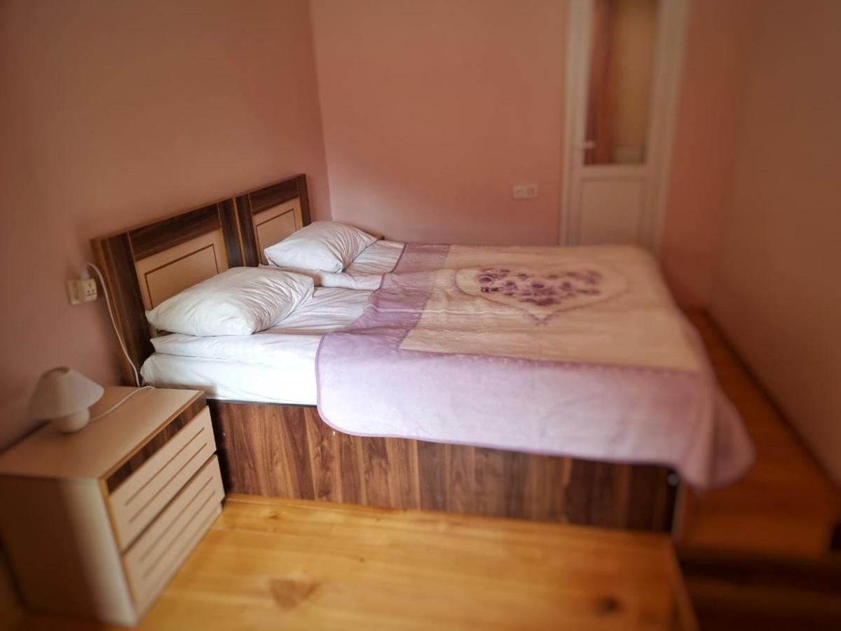 Girgola Bed and Breakfast Mestia Eksteriør billede